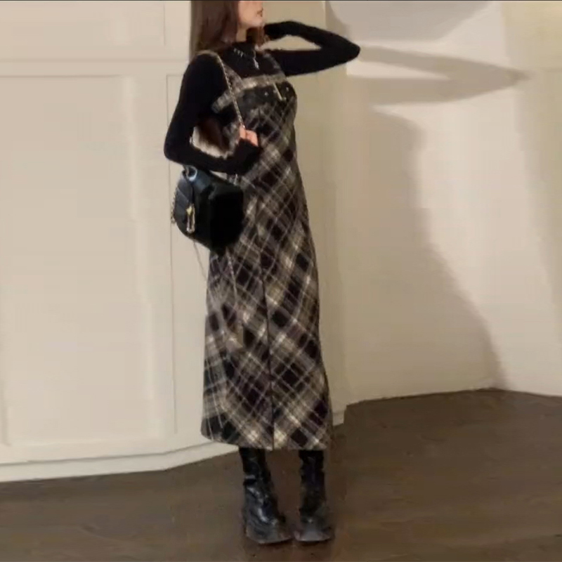 格子吊帶連衣裙子2023秋冬季新款女裝小個子兩件套裝氣質顯瘦長裙