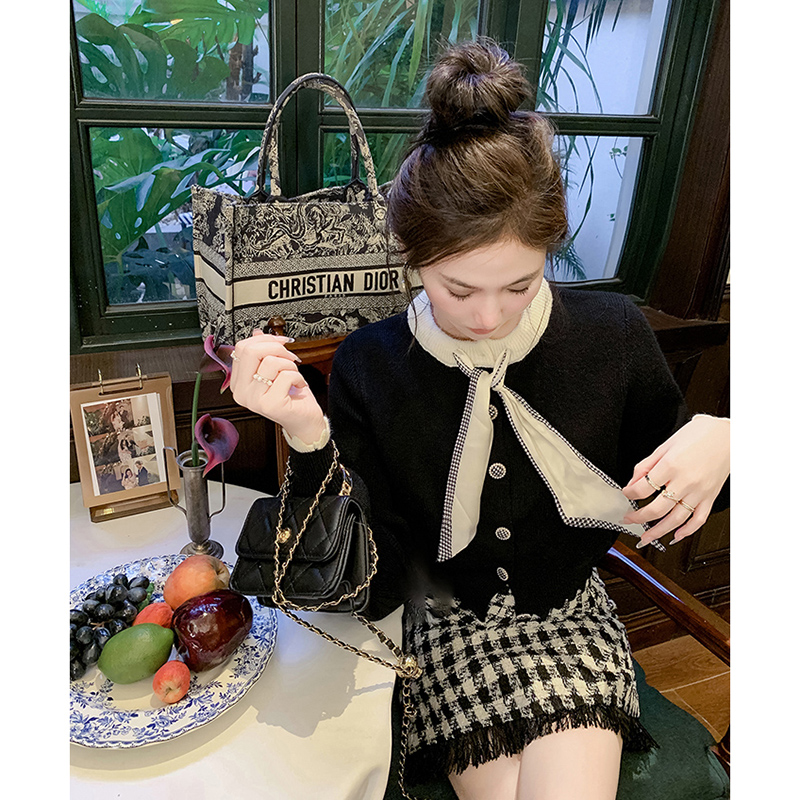 品質 系帶上衣女新款秋冬發灰色名媛開衫小眾領口撞色毛衣