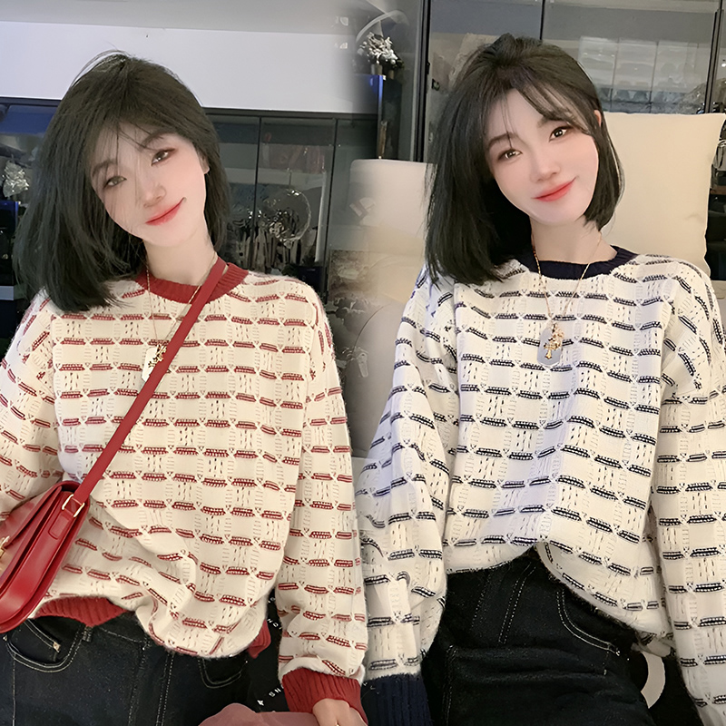 Xiaoxiangfeng contrast color round neck wool sweater for women autumn and winter style crochet hollow loose pullover bottoming sweater
