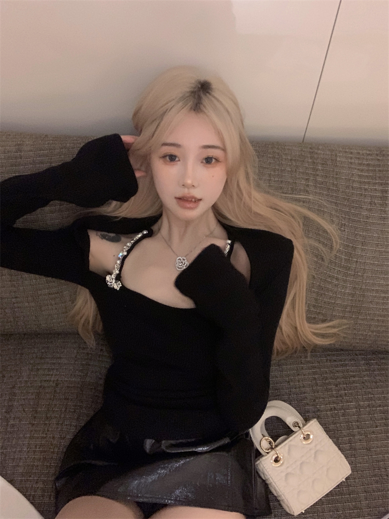Actual shot of Autumn and Winter breast style bow knitted sweater fake two-piece long-sleeved top