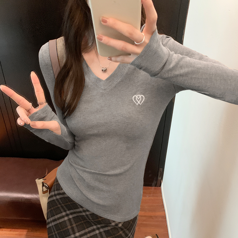 實拍圖美式復古修身V領雙愛心刺繡打底衫女2023新款百搭長袖上衣