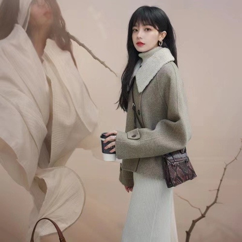 Woolen coat for women  new style small coat coat for women autumn and winter high-end short woolen outer