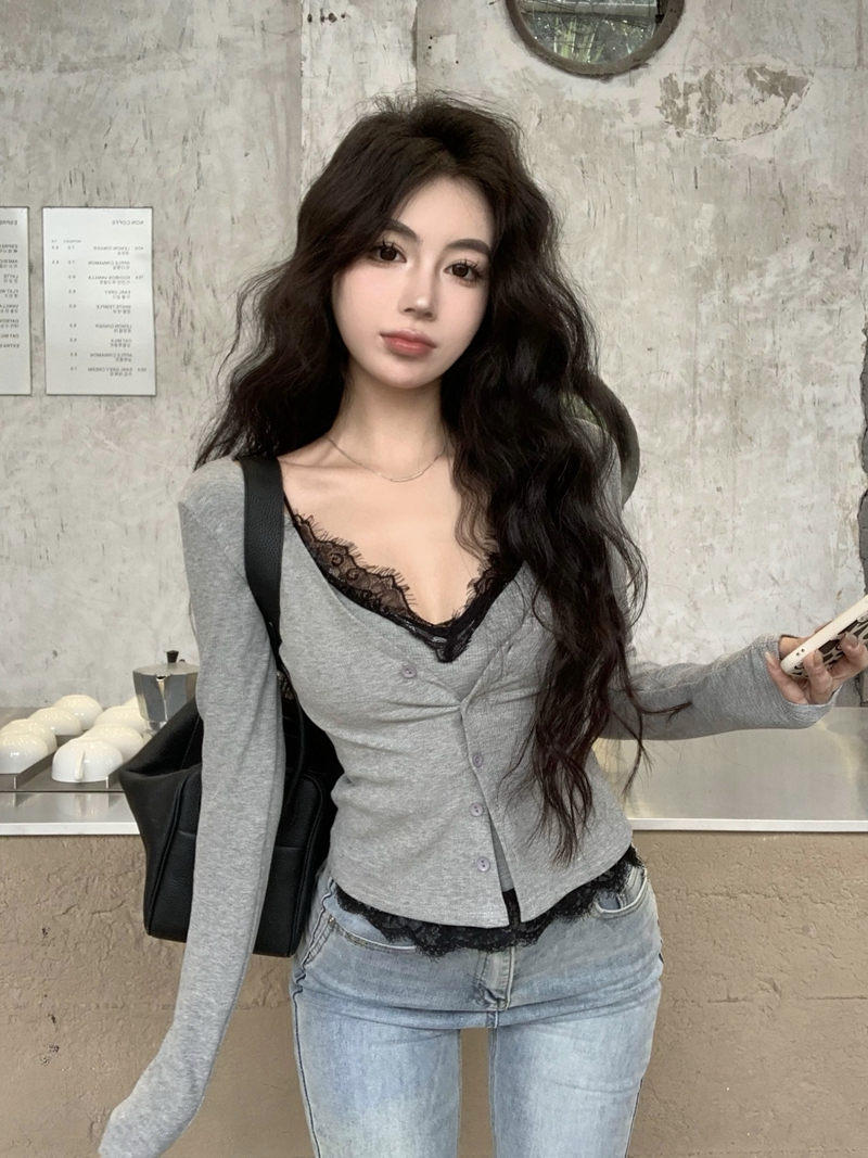 Real shot of winter pure lust sexy hot girl style lace low-cut camisole long-sleeved velvet cardigan two-piece set