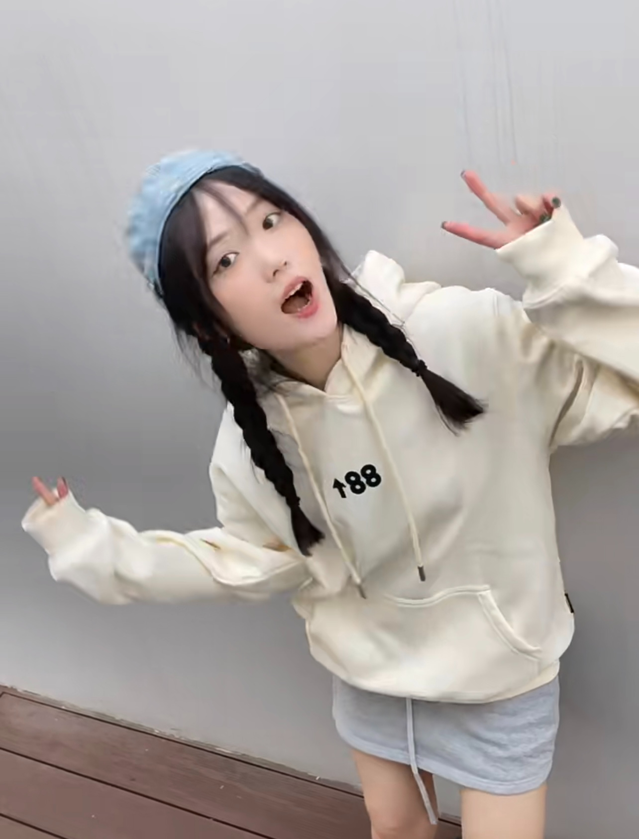 防棉華棉複合牛奶絲300克/銀狐絨400克連帽衛衣女