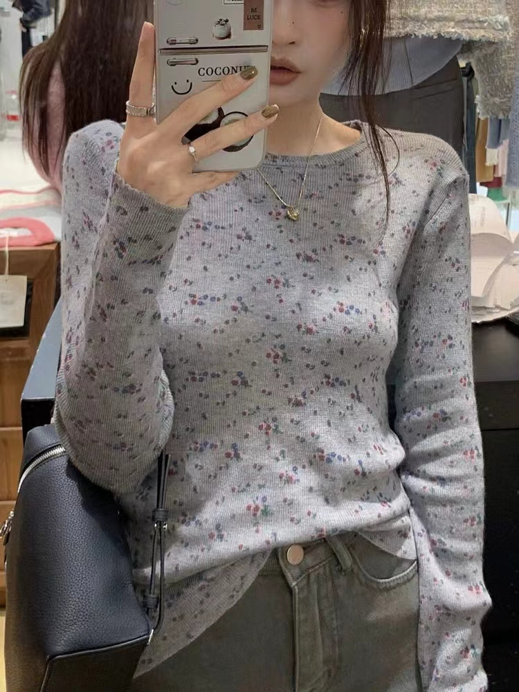 碎花打底衫官方 復古碎花打底衫女秋冬新款修身內搭長袖上衣