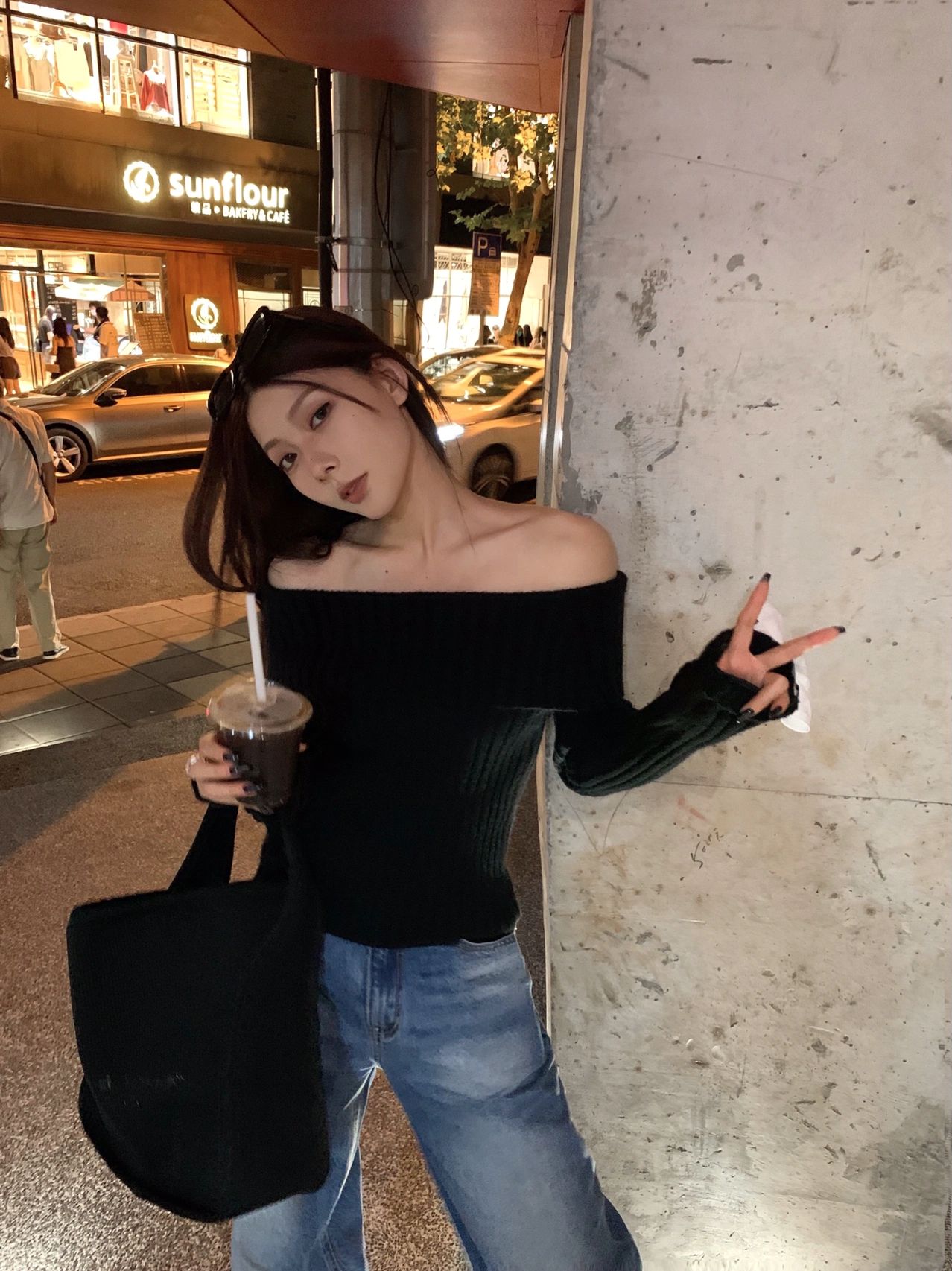 Pure lust-style off-shoulder one-shoulder sweater for women in early autumn, slim-fitting short style inner bottoming long-sleeved halter top
