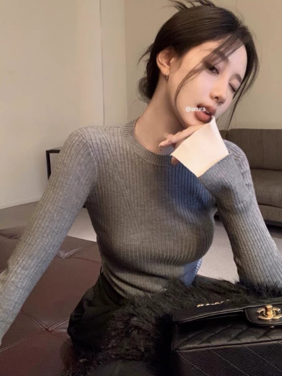 小眾冷淡系高級感袖口拼接針織衫女2024圓領修身設計感打底上衣