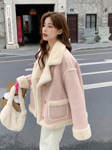 Fur all-in-one motorcycle jacket short lamb wool thickened jacket for women winter new pink lamb wool top Korean style