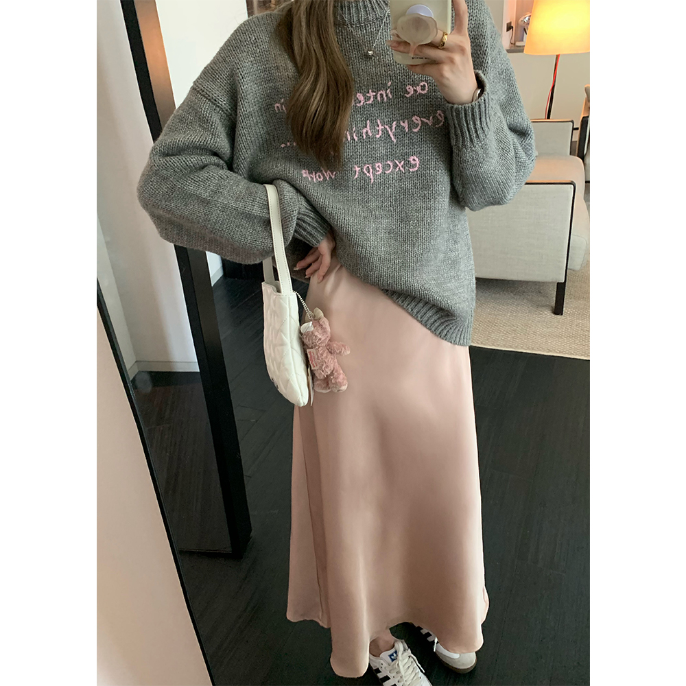 Lazy style gray letter embroidered sweater for women in autumn and winter, loose, slim, high-end, soft and waxy pullover knitted top
