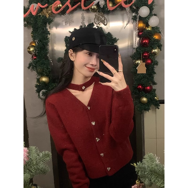 陳大鈺 紅色聖誕毛衣女秋冬高級感內搭掛脖上衣設計感v領針織開衫