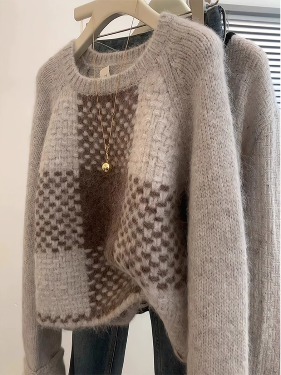 Raccoon velvet round neck pullover sweater for women autumn and winter 2023 new style with loose lazy style bottoming sweater for winter