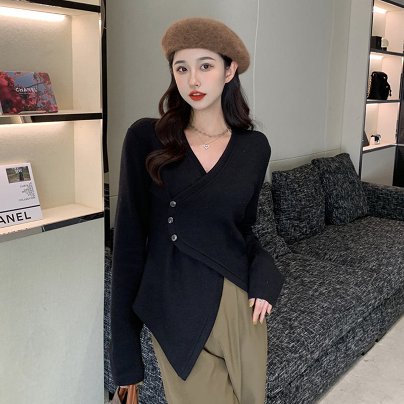 大碼遮肚子不規則斜扣上衣女早秋季胖MM設計感顯瘦開叉針織打底衫