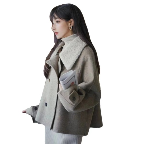 Woolen coat for women  new style small coat coat for women autumn and winter high-end short woolen outer