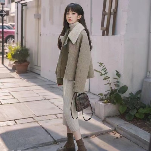 Woolen coat for women  new style small coat coat for women autumn and winter high-end short woolen outer