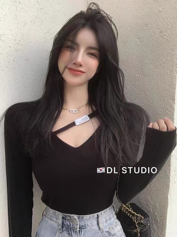 New V-neck design long-sleeved brushed bottoming shirt for women 2023 winter Korean style slim and versatile short top