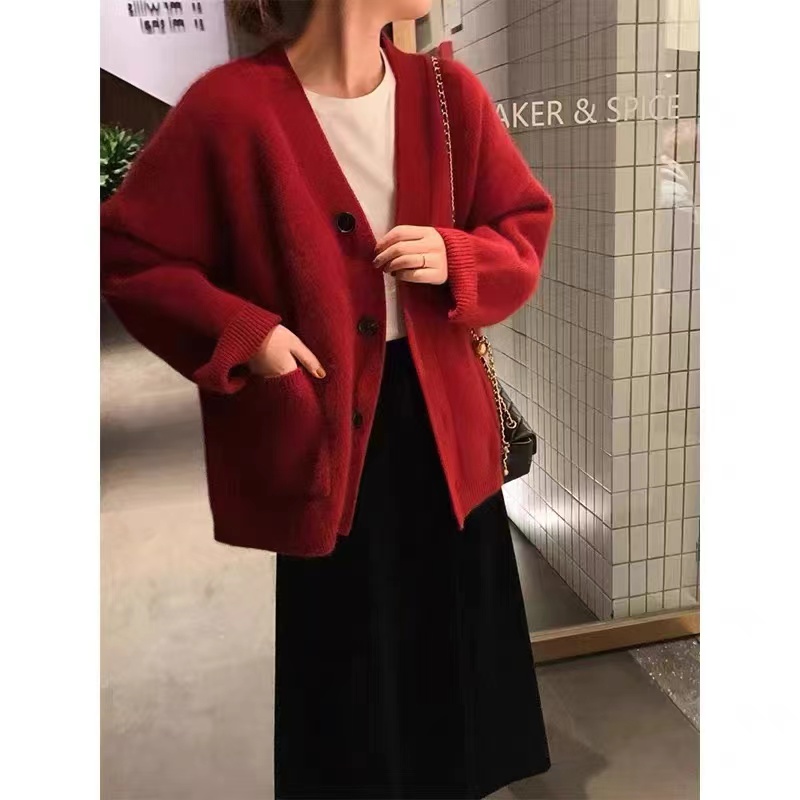 法式復古V領毛衣外套女秋季黑色浣熊絨寬鬆慵懶針織開衫外搭上衣