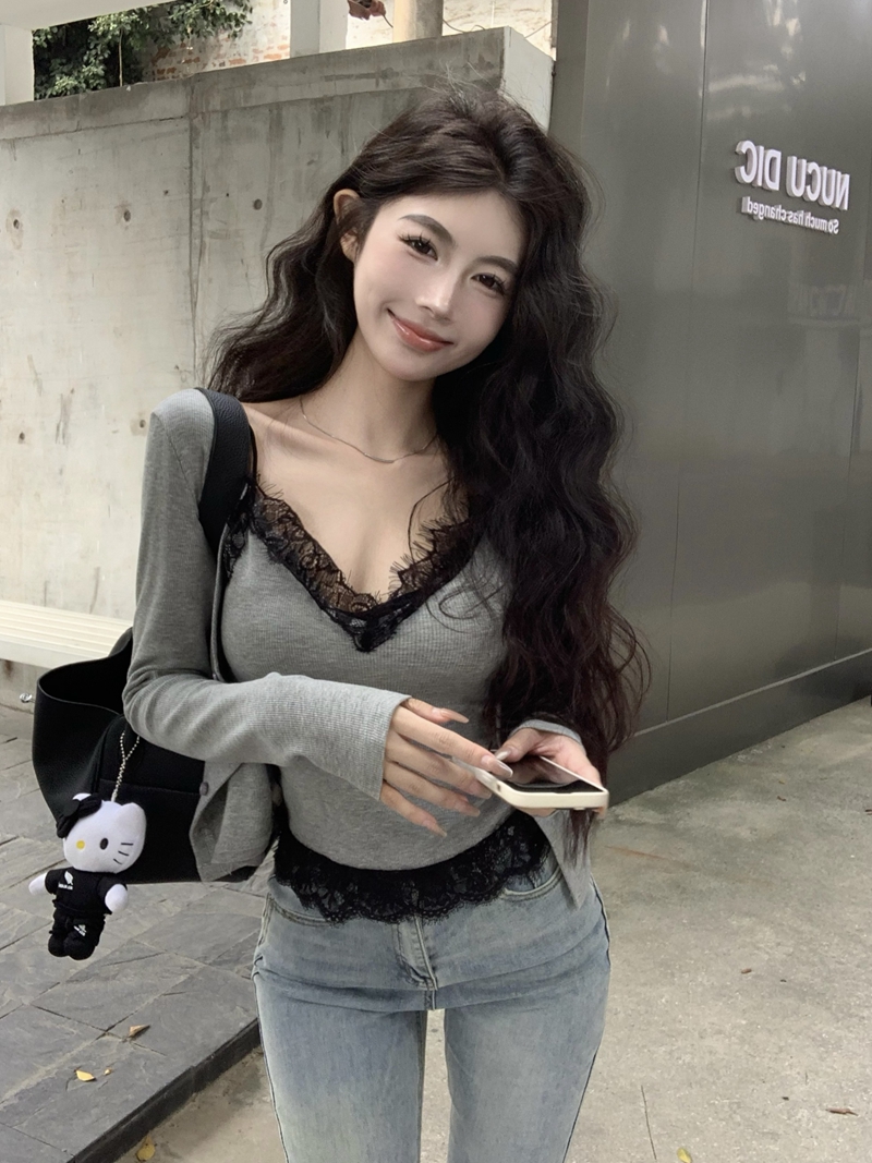 Real shot of winter pure lust sexy hot girl style lace low-cut camisole long-sleeved velvet cardigan two-piece set