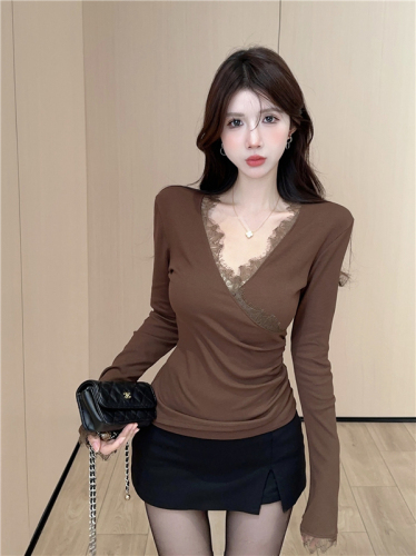 Real shot of retro sexy lace splicing bottoming shirt, slim fit and long-sleeved T-shirt top