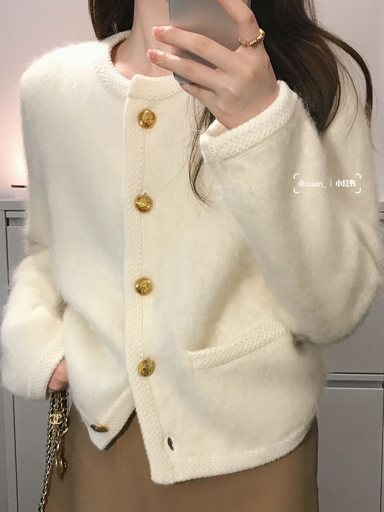 白色小香風短款外套女秋季高級感溫柔風外搭氣質名媛針織毛衣開衫