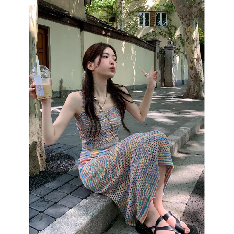 韓版辣妹復古彩虹條紋設計感時尚兩件套裝海邊度假吊帶背心包臀裙