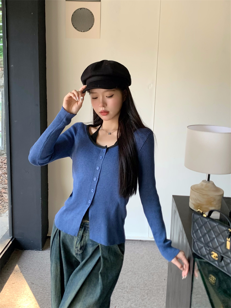 Actual shot of autumn and winter new design slimming fake two-piece single-breasted long-sleeved sweater tops for women