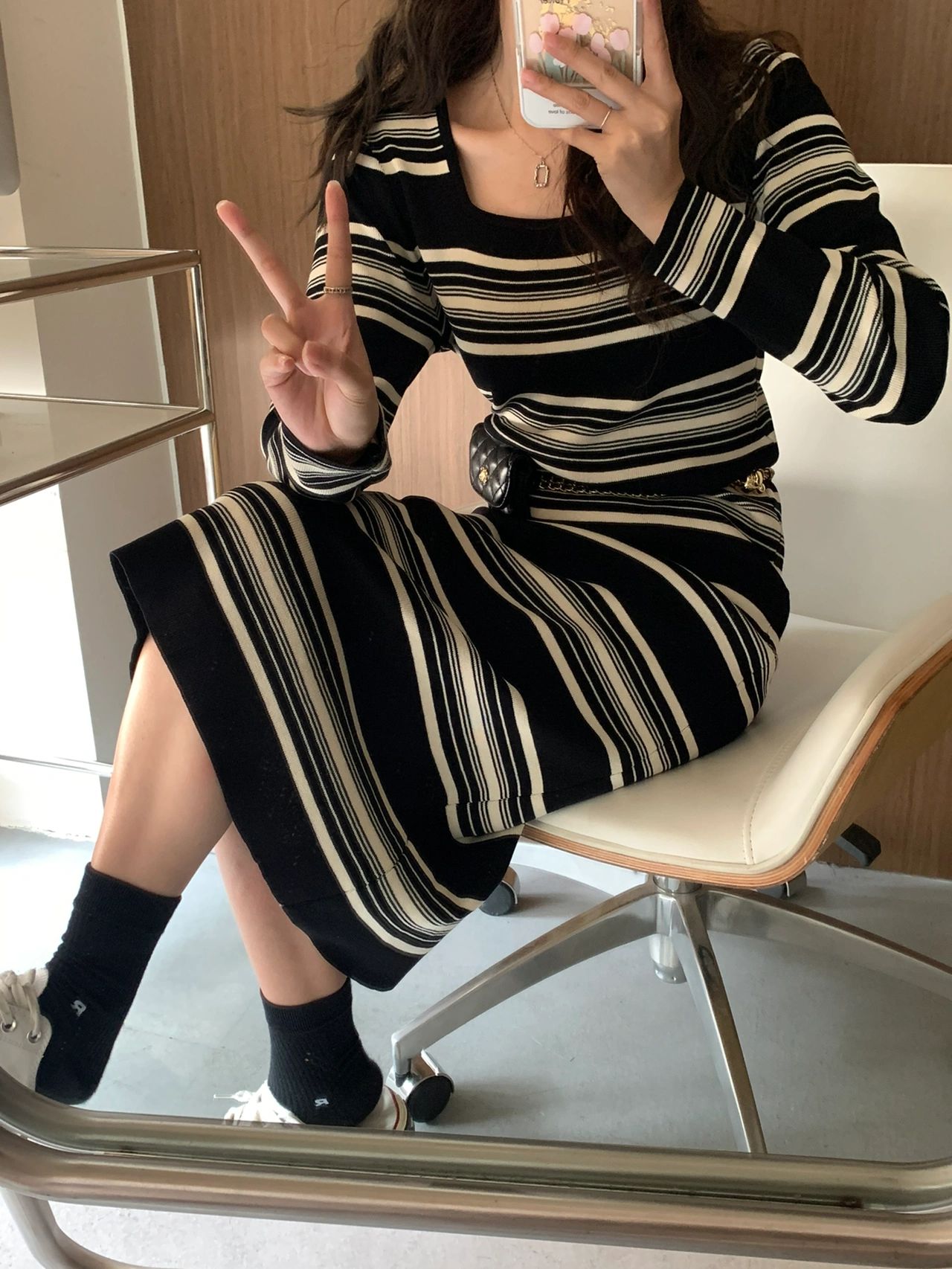 方領撞色針織條紋長袖收腰連衣裙女裝冬季修身顯瘦氣質中長款裙子
