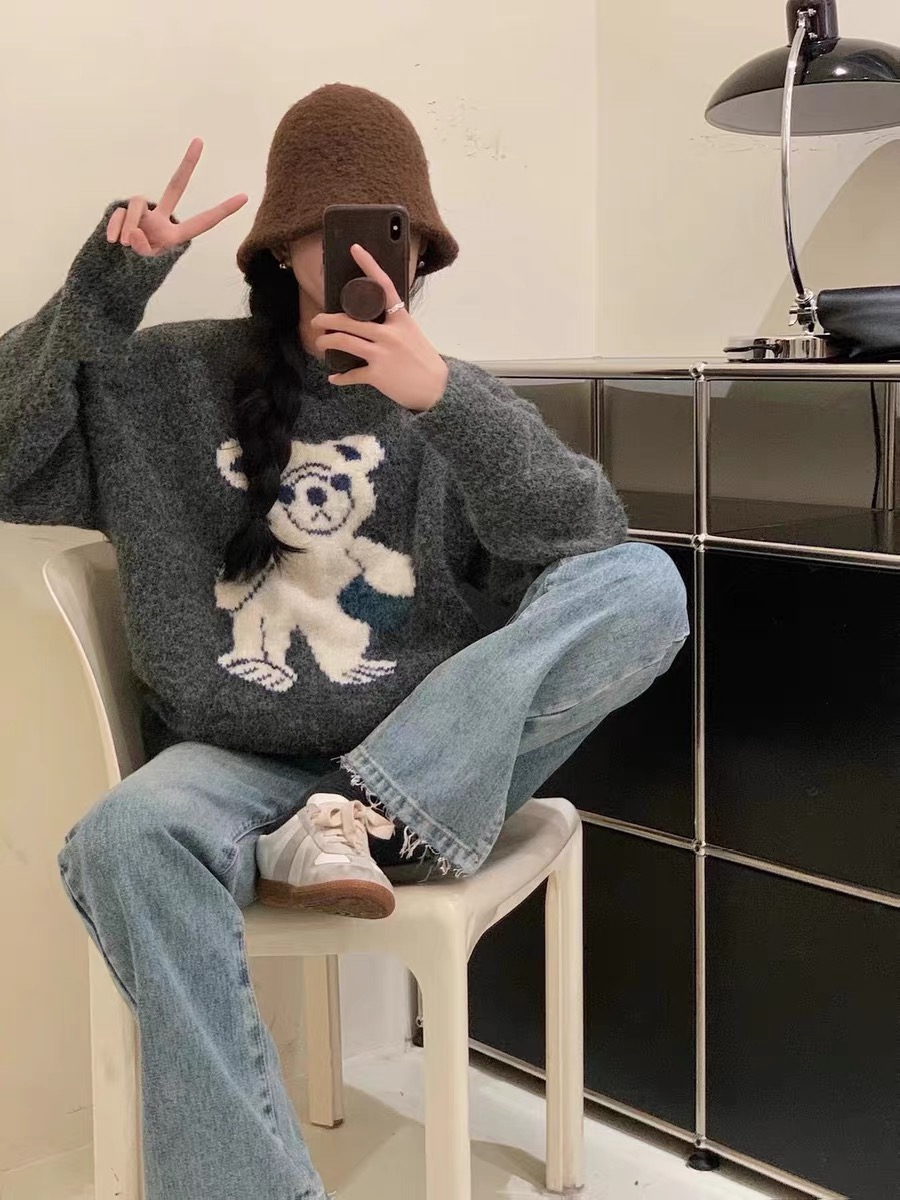 Xifan's homemade Korean style cute bear pattern thickened sweater for women in autumn and winter new loose and versatile sweater top