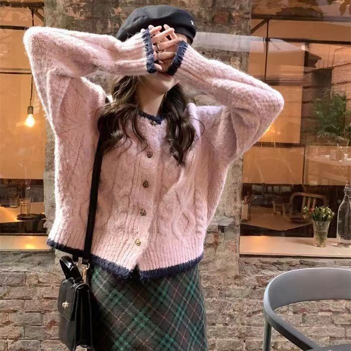 Lazy style twist pink sweater cardigan coat for women autumn and winter gentle style 2023 new design niche top