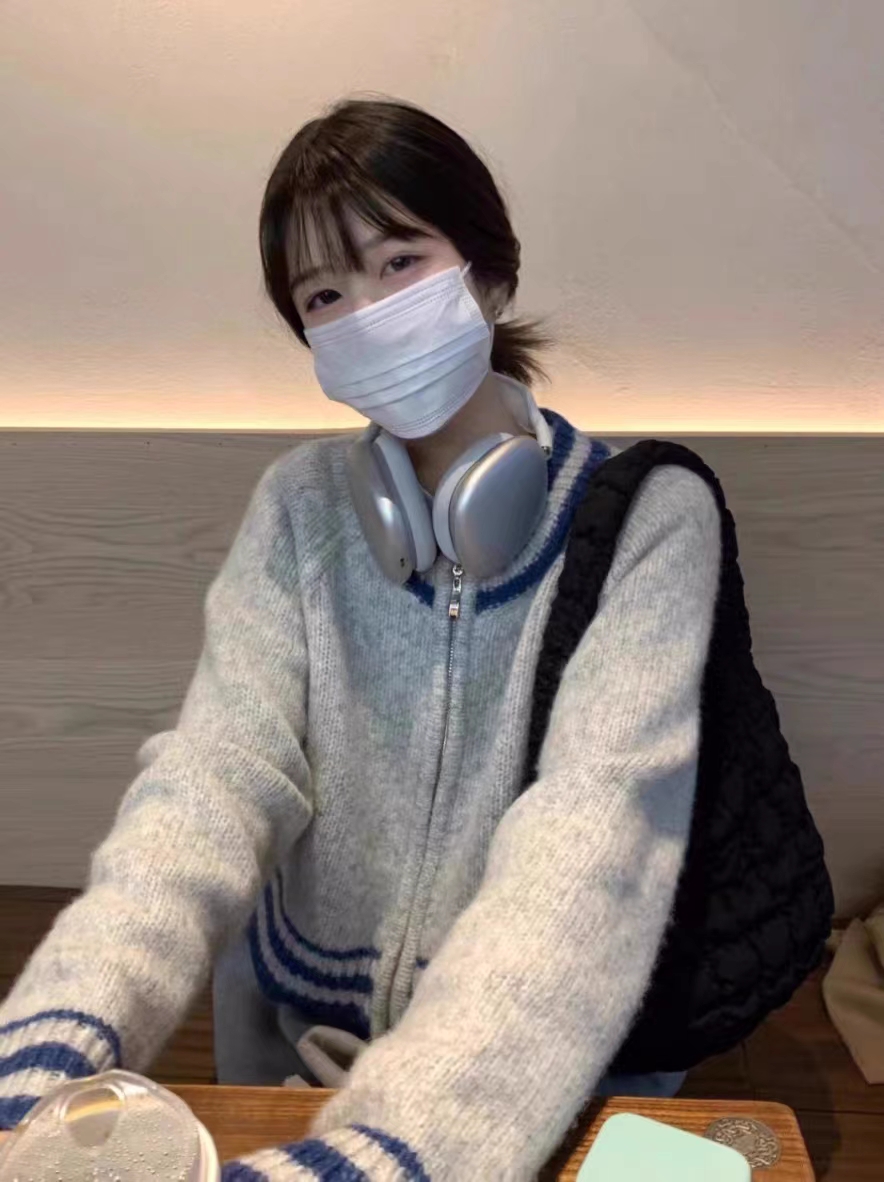 灰色針織毛衣女短款法式撞色慵懶風2023秋冬新款氣質拉鏈開衫外套