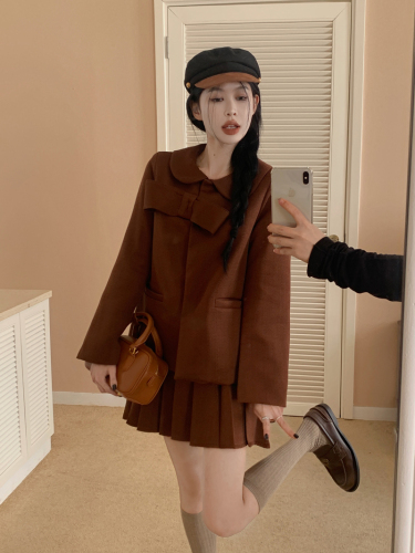 Real shot Meralda brown respective college style suit autumn and winter delicate coat pleated skirt two-piece set for women