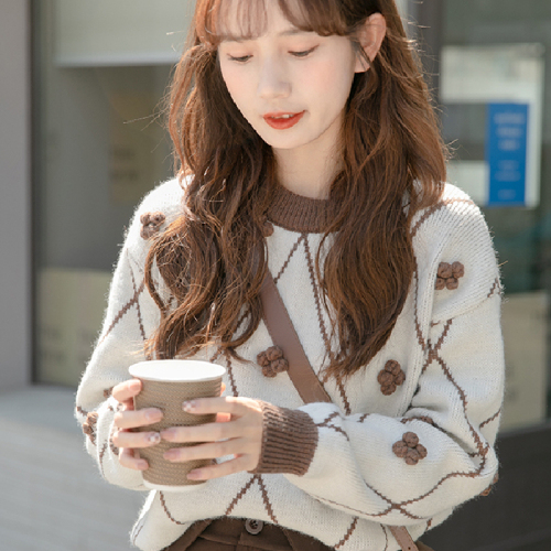 Short pullover knitted sweater for women for autumn and winter outer wear, loose design, niche, retro Japanese style, lazy style
