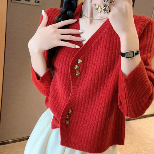 Small V-neck knitted cardigan for women in autumn and winter new fashion love button short sweater jacket top clothes