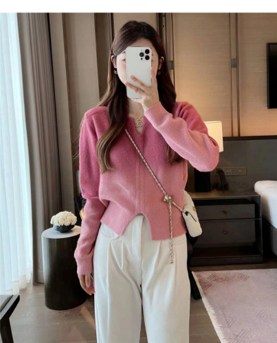 High-end and super good-looking gradient tie-dye V-neck pullover pink sweater for women in autumn and winter loose and lazy style knitted top