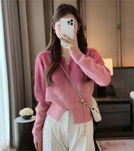 High-end and super good-looking gradient tie-dye V-neck pullover pink sweater for women in autumn and winter loose and lazy style knitted top