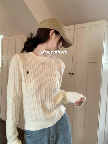 College style off-white thick sweater top for women in autumn and winter with design embroidered twist knitted sweater with base layer jacket