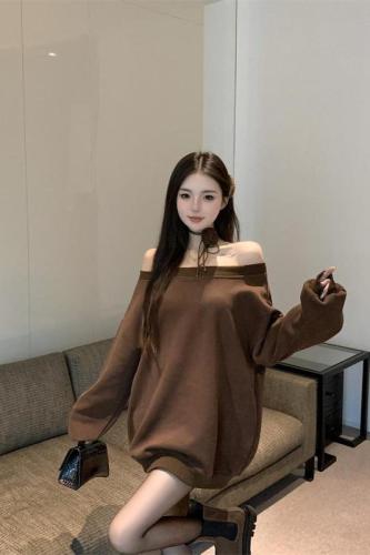 Actual shot~Sexy one-shoulder long-sleeved pullover sweatshirt for women in autumn and winter new style lazy style loose casual top