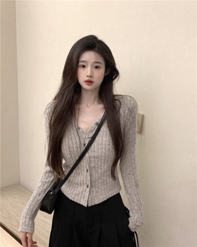 Real shot ~ Pure desire sexy V-neck long-sleeved knitted top for women in autumn hot girl slim fit outer wear with T-shirt inside