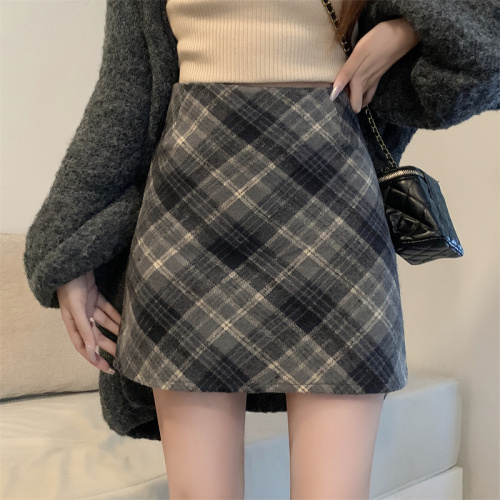 Actual shot of high-waisted A-line skirt, new slimming plaid hip skirt, short skirt, trendy woolen skirt for small people