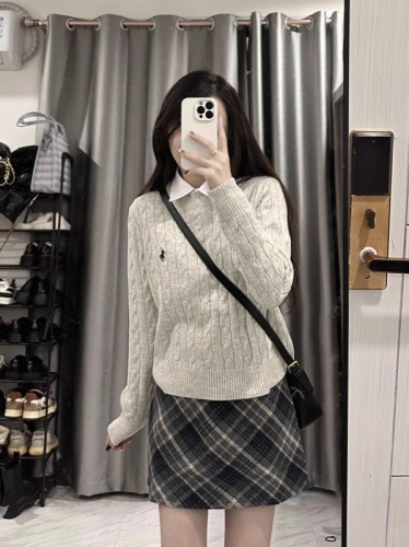 College style off-white thick sweater top for women in autumn and winter with design embroidered twist knitted sweater with base layer jacket