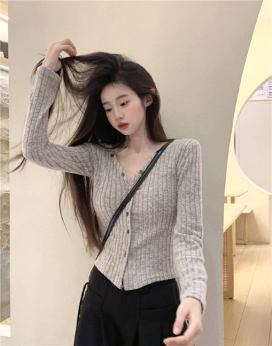 Real shot ~ Pure desire sexy V-neck long-sleeved knitted top for women in autumn hot girl slim fit outer wear with T-shirt inside