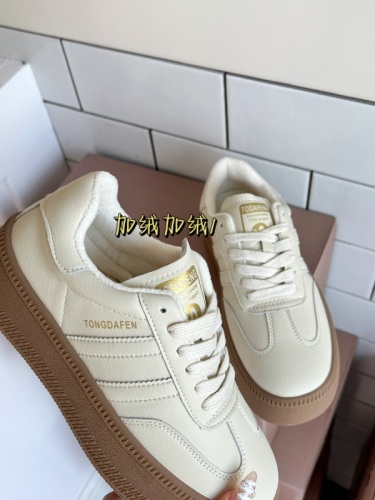 Actual shot of 2023 autumn and winter new round-toe thick-soled contrasting color age-reducing versatile lace-up moral training sneakers casual white shoes