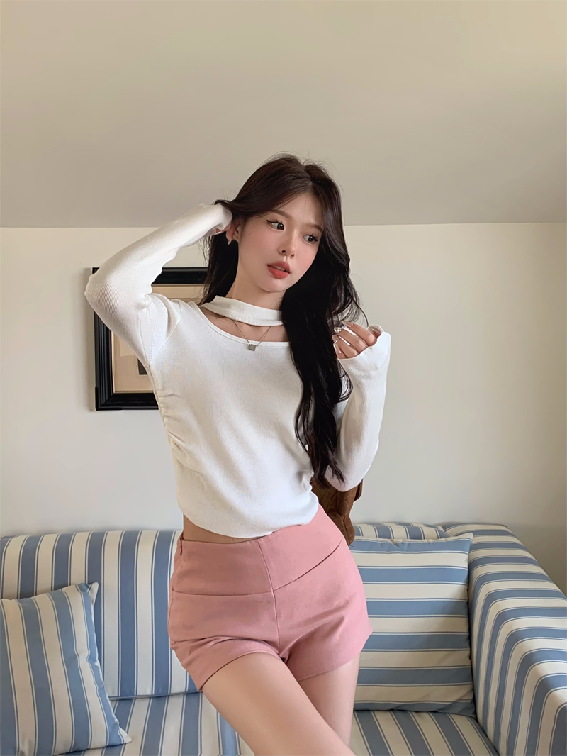 Actual shot of new design hollow out slimming exposed clavicle half-high collar halterneck knitted solid color bottoming shirt