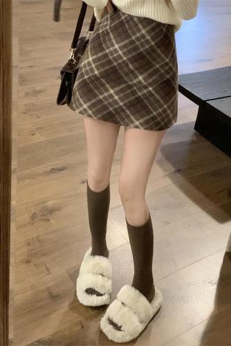 Real shot of temperament retro plaid woolen skirt women's new style high waist slimming A-line hip skirt