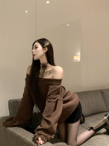 Actual shot~Sexy one-shoulder long-sleeved pullover sweatshirt for women in autumn and winter new style lazy style loose casual top