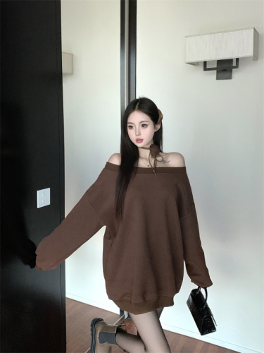 Actual shot~Sexy one-shoulder long-sleeved pullover sweatshirt for women in autumn and winter new style lazy style loose casual top