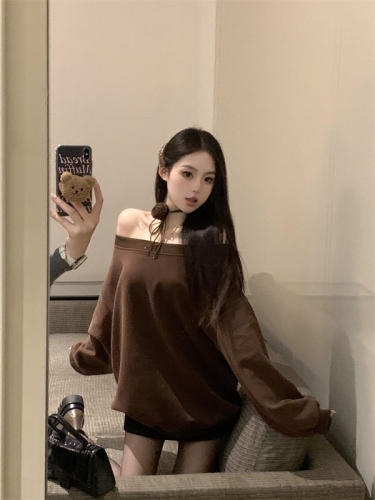 Actual shot~Sexy one-shoulder long-sleeved pullover sweatshirt for women in autumn and winter new style lazy style loose casual top