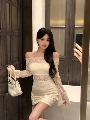 Actual shot of new autumn and winter one-shoulder pure lust lace trumpet sleeves sexy waist-hugging short skirt