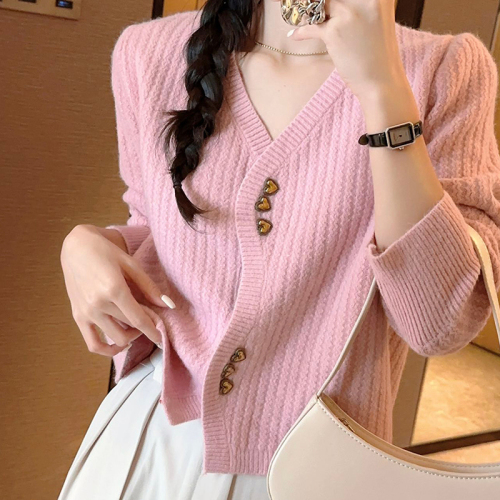 Small V-neck knitted cardigan for women in autumn and winter new fashion love button short sweater jacket top clothes