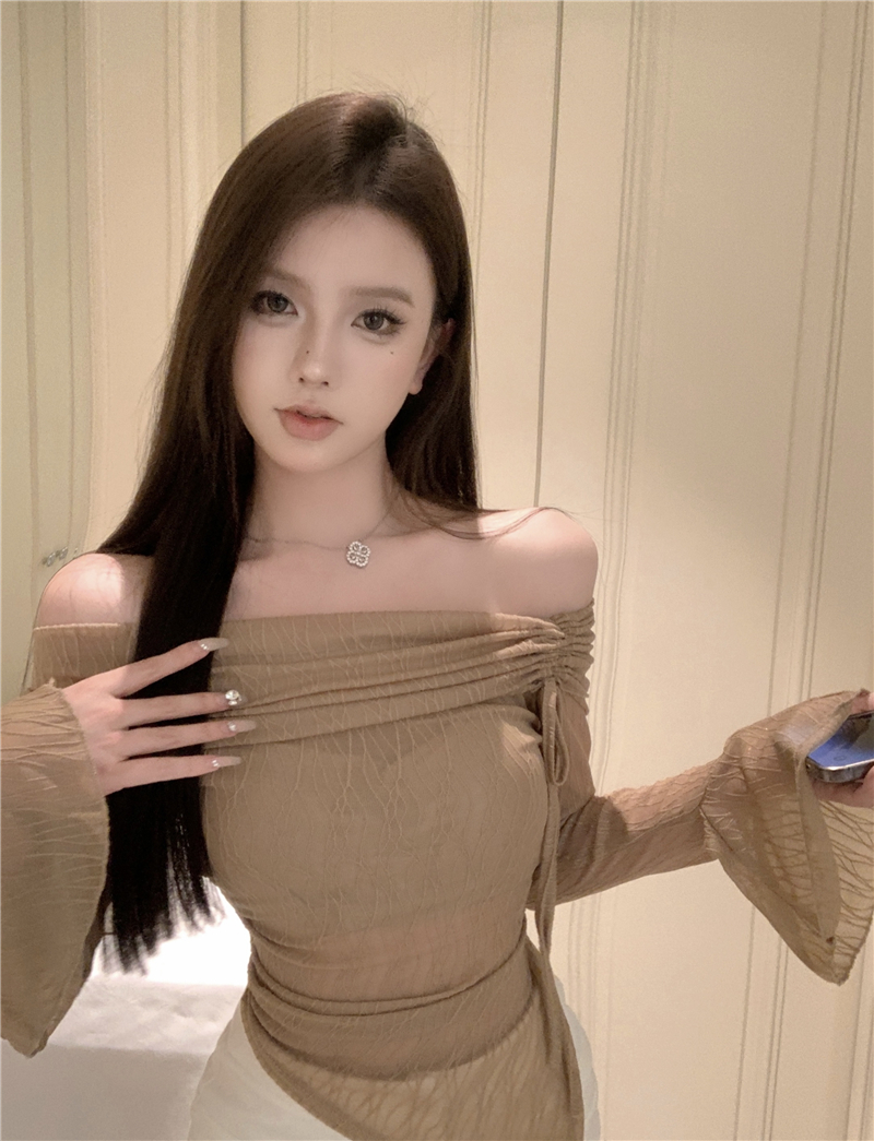 Actual shot ~ One-shoulder top, high-end, exquisite and beautiful, niche irregular short T-shirt, sun protection shirt