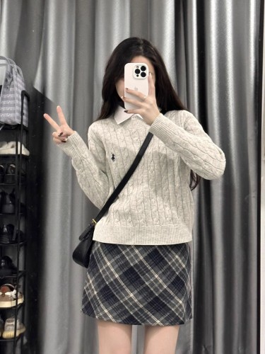 College style off-white thick sweater top for women in autumn and winter with design embroidered twist knitted sweater with base layer jacket